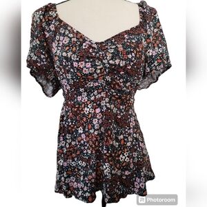 Torrid Size 1 Flutter Sleeve Floral Top